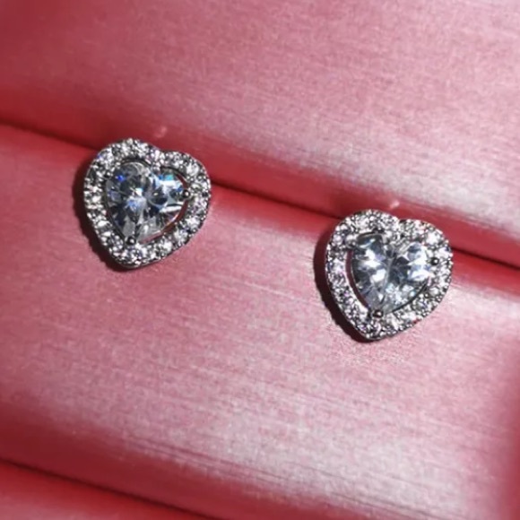 🤍18K white gold plated earrings heart earrings CZ earrings - Picture 2 of 5